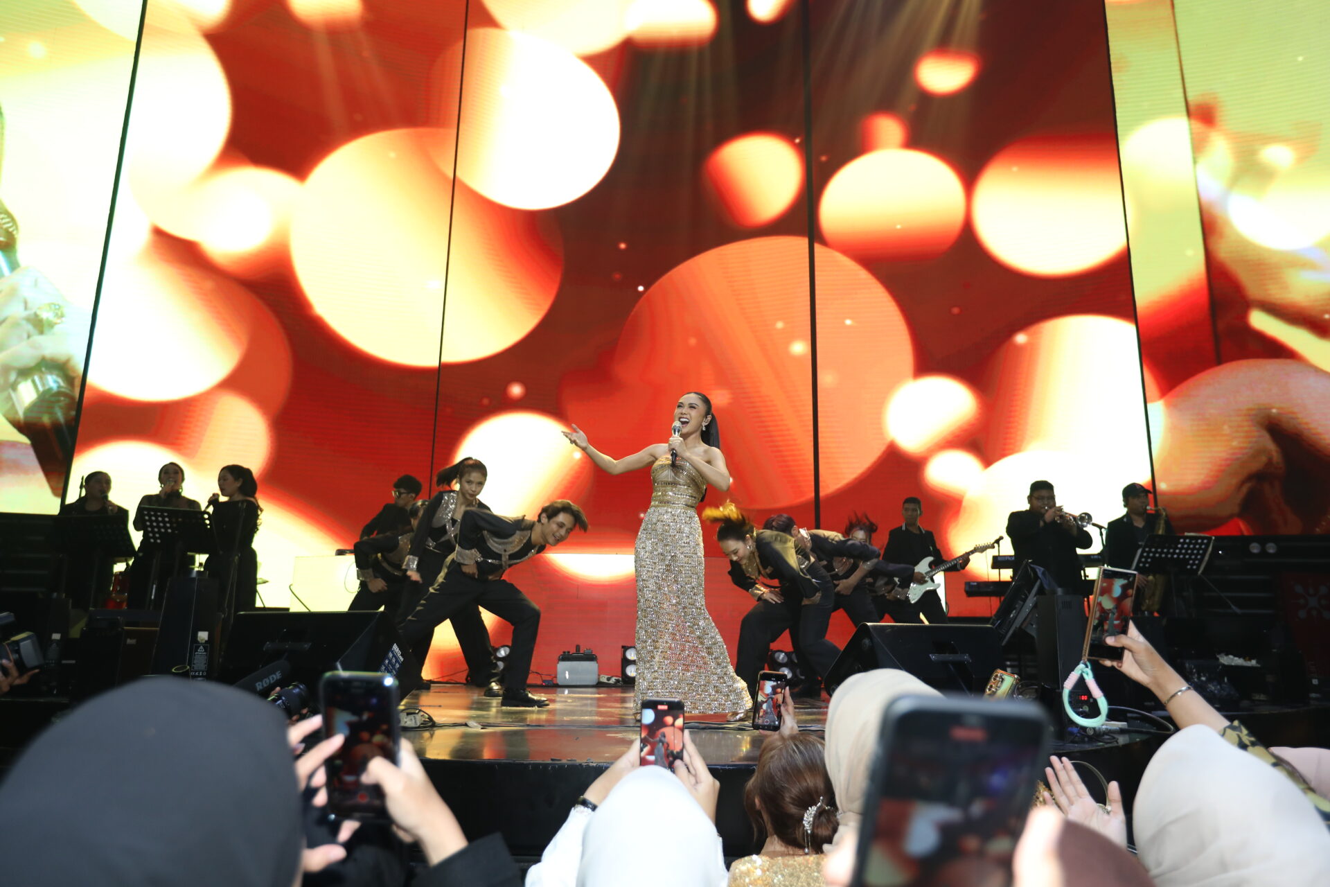 Prilly Latuconsina Menjadi Brand Ambassador CELLBOOSTER® di Starry Night Talks & Insights 2025