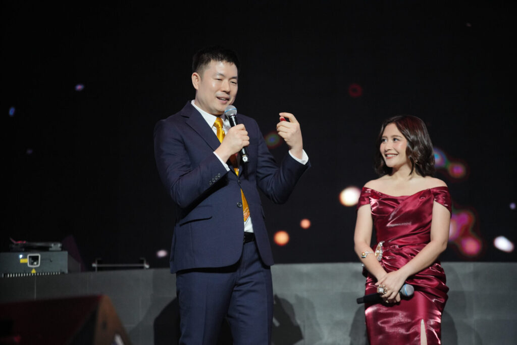 Prilly Latuconsina Cantik